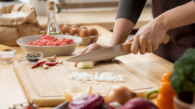 Assessment of the critical control points during domestic food preparation on the island of Ireland