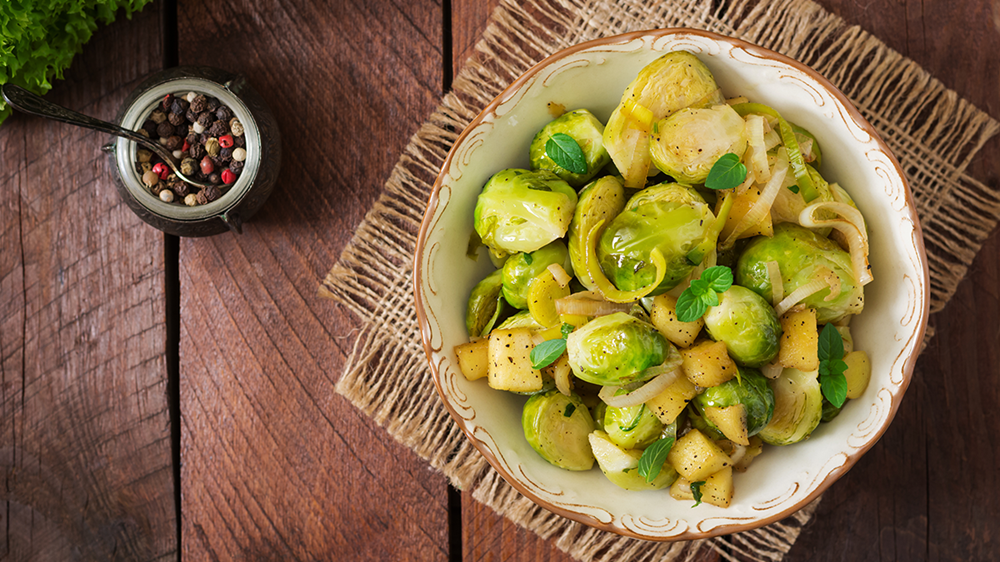 Brussels sprouts with apple and red onion