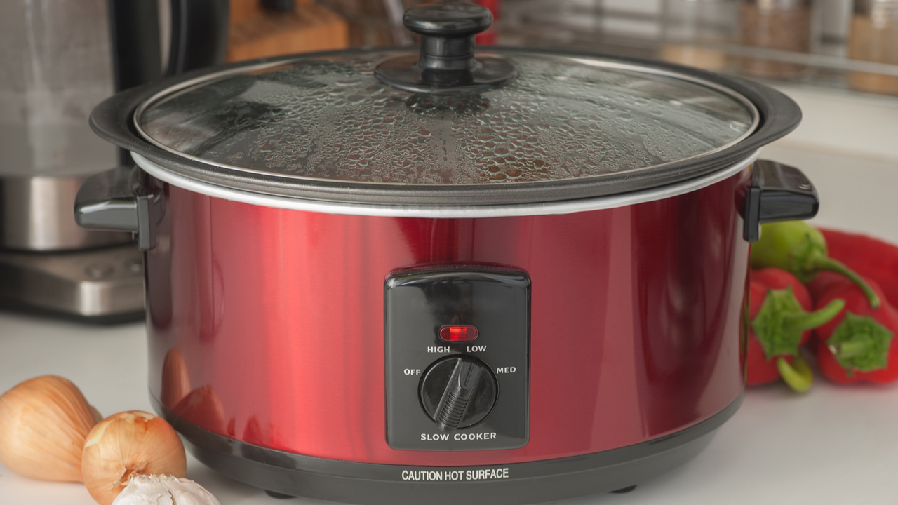 How Long You Can Safely Keep Your Slow Cooker Set On 'Warm